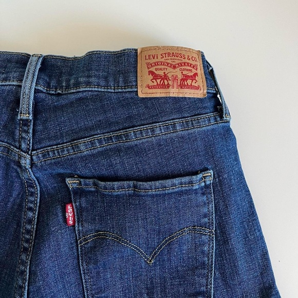 Levi’s beloved 315 Shaping Bootcut denim jeans - Picture 3 of 3